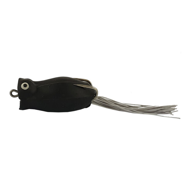 Isca Bocão Popper Frog Life em ação na superfície da água cor preto